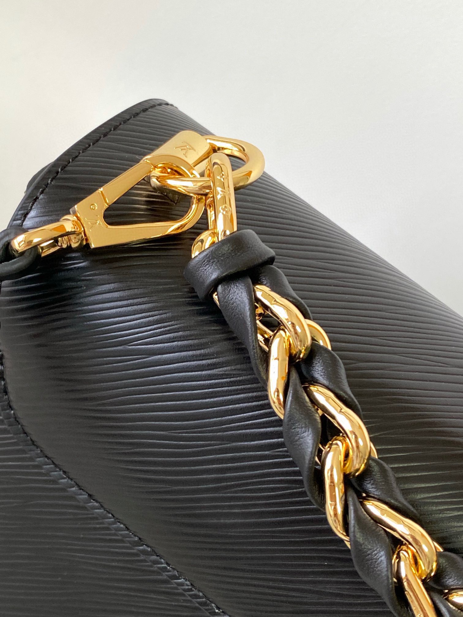 CRIS AND COCO Authentic Quality Luxury Accessories