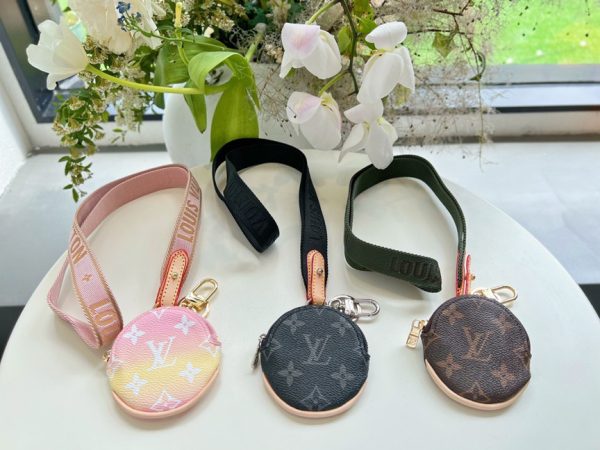 LOUIS VUITTON Multipochette Lanyard Key Holder.