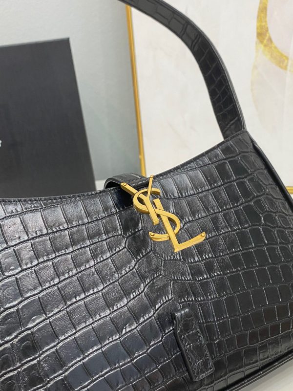 SAINT LAURENT LE 5 À 7 Hobo Bag