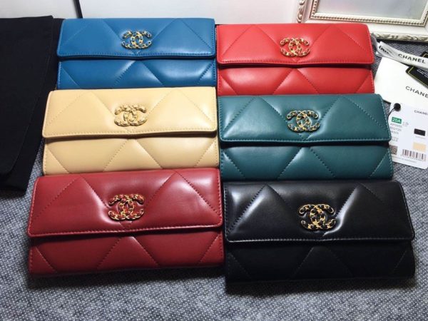 CHANEL 19 Long Flap Wallet.