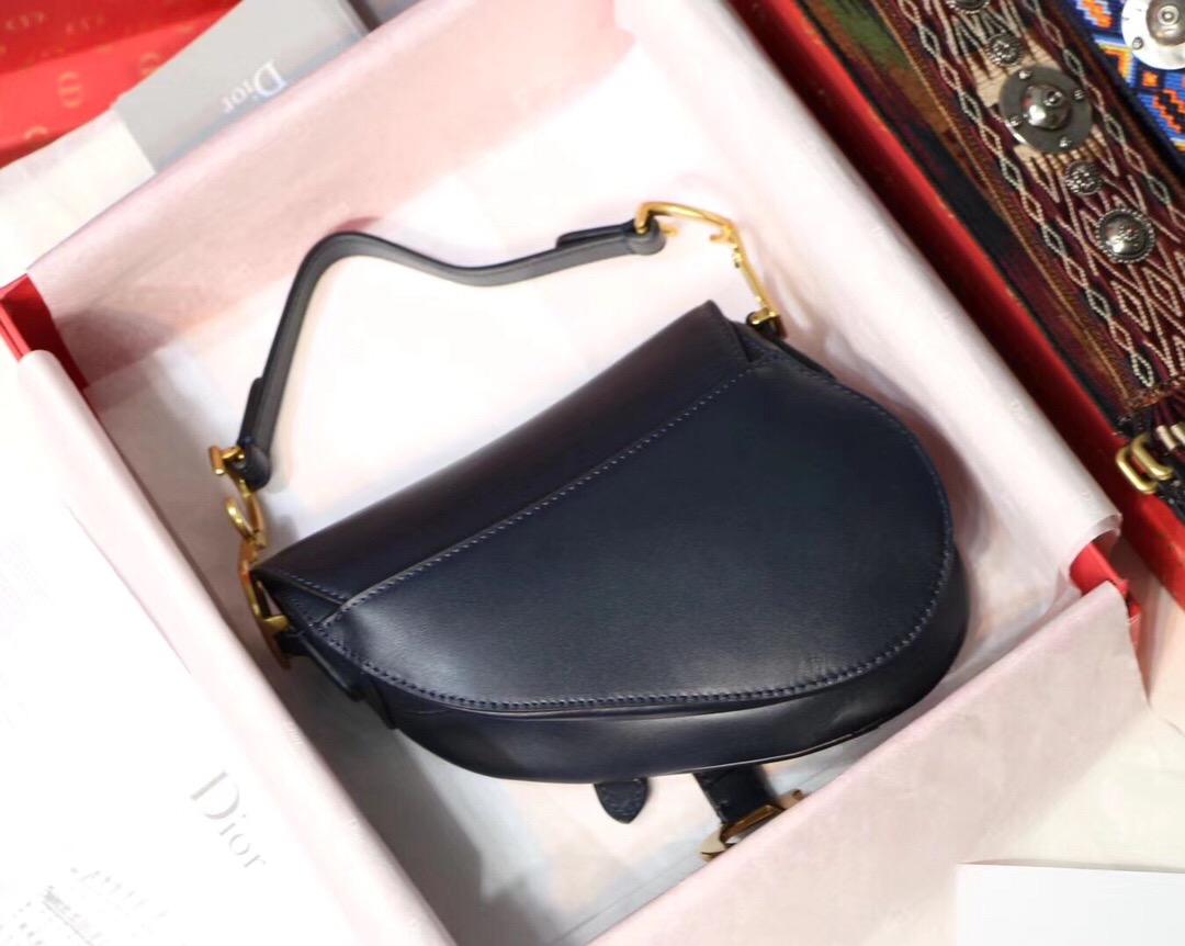 DIOR Saddle Shoulder Bag. Original Quality Bag. Authentic Style. Genuine Calf Leather. Metal Hardware. Authentic Packaging. Original Quality Dust Bag.
