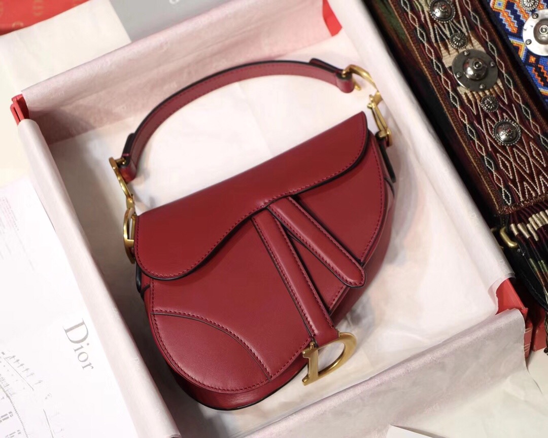 DIOR Saddle Shoulder Bag. Original Quality Bag. Authentic Style. Genuine Calf Leather. Metal Hardware. Authentic Packaging. Original Quality Dust Bag.