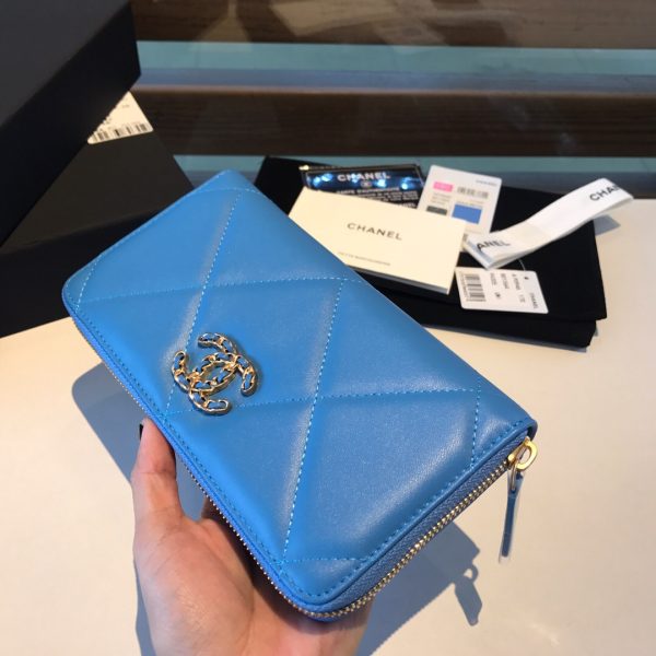 CHANEL 19 Long Zipped Wallet.  Original Quality Wallet including gift box, care book, dust bag, authenticity card. This wallet is practical and amazing; perfect to hold paper money, credit cards and coins.
