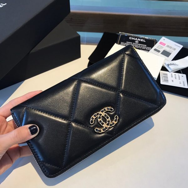 CHANEL 19 Long Zipped Wallet.  Original Quality Wallet including gift box, care book, dust bag, authenticity card. This wallet is practical and amazing; perfect to hold paper money, credit cards and coins.