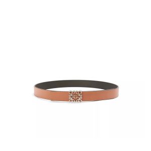 LOEWE Anagram Belt. Original Quality Belt including gift box, care book, dust bag, authenticity card. This belt is crafted in smooth calfskin with a LOEWE Anagram buckle. The label’s now-iconic Anagram – rendered in gleaming golden/silver/black tone metal – takes no lesser pride of place, though. Originally designed in 1970 in homage to the label’s founder and refreshed when Jw Anderson took over the reins, it’s an icon that points to the past and future at once.