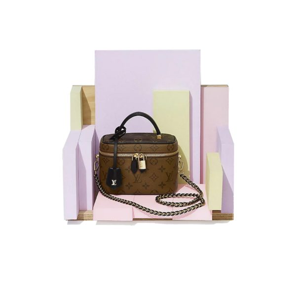 LOUIS VUITTON 'Blade' Vanity Case. Authentic Quality Bag with literature, gift box, dust bag and authenticity card. The chic Blade bag incorporates subtle Louis Vuitton signatures and trunk-inspired metalware, exuding understated sophistication.