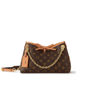 CarryAll BB. Authentic quality luxury bag crafted in genuine leather comes with authenticity card, dust bag and gift bag. Effortless Elegance, Day to Night – The CarryAll BB Reimagined. The iconic CarryAll BB returns this season with a stylish twist, perfect for transitioning from day to evening. Expertly crafted from the House’s signature Monogram canvas, it’s elevated with a gleaming gold-toned chain adorned with Monogram Flowers. Thoughtful details like the contrasting leather name tag and matching lace closure add a refined touch. Inside, a zipped pocket offers a convenient spot to keep your everyday essentials—like a credit card—close at hand.